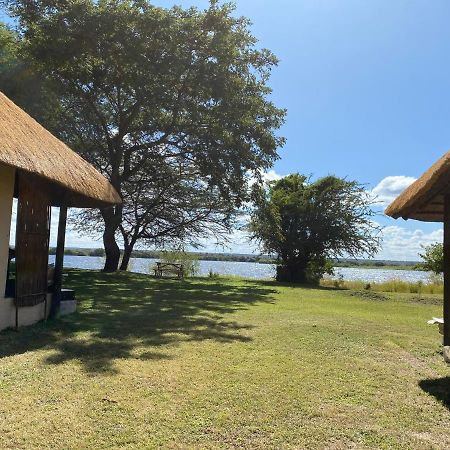 Big 5 Toro Lodge Kasane Exterior foto